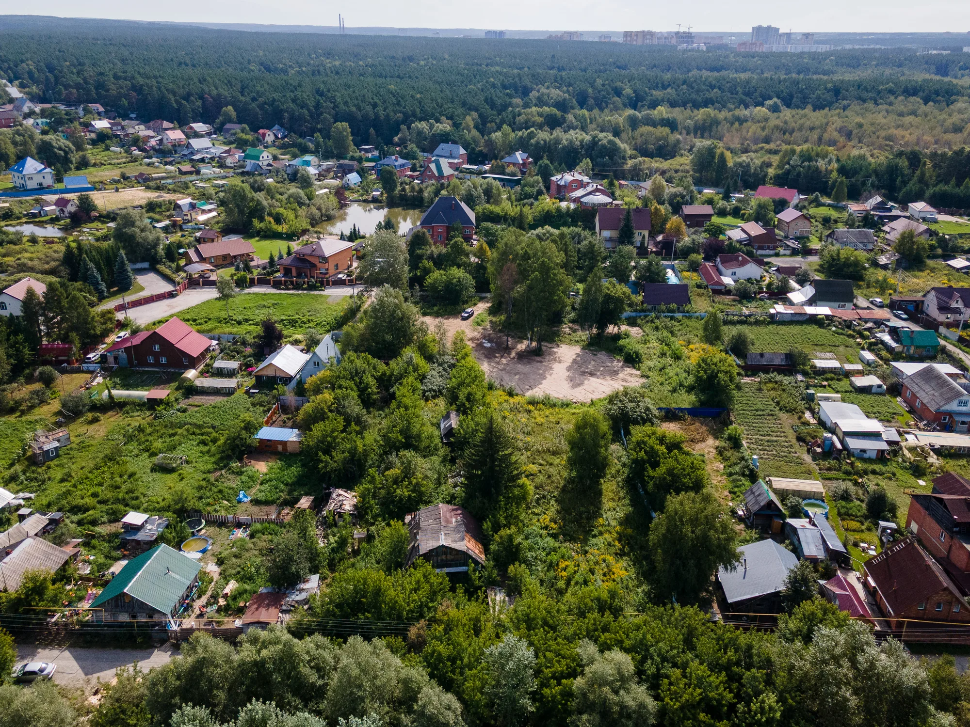 Улица и участок с малой высоты